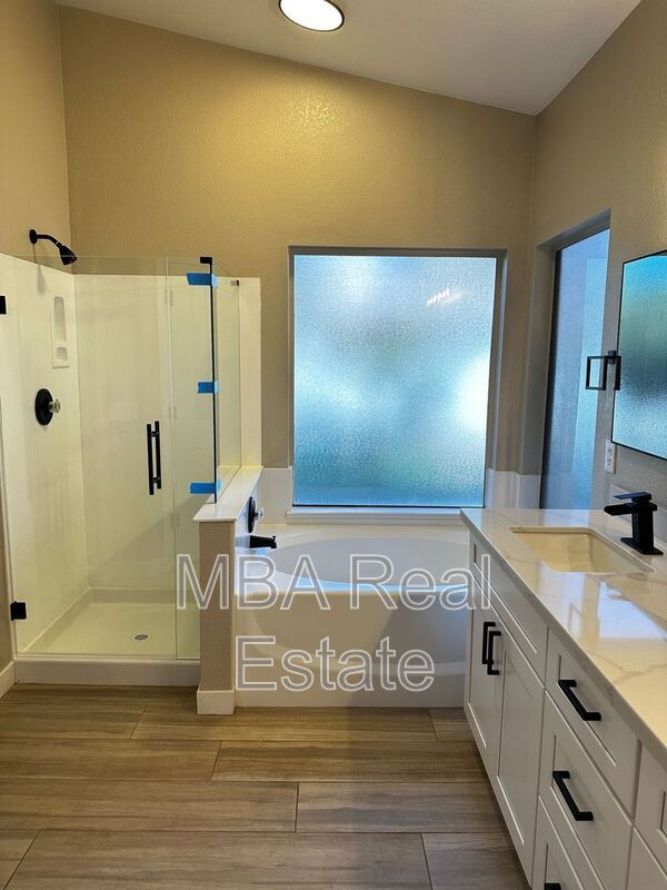 Building Photo - 1722 S Gilmore Cir