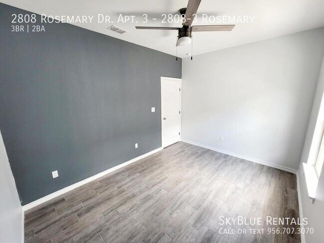 Building Photo - 2808 Rosemary Dr