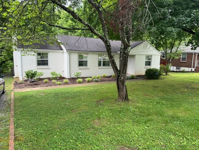 Building Photo - Updated 3BR/2BA home in South Nashville!