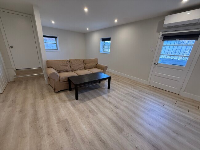 Building Photo - 426 Plateau Ave