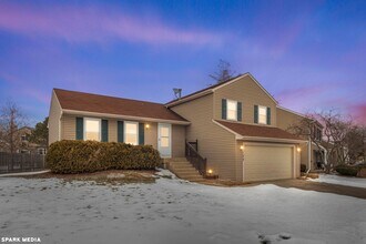 Building Photo - 122 Canton Ln