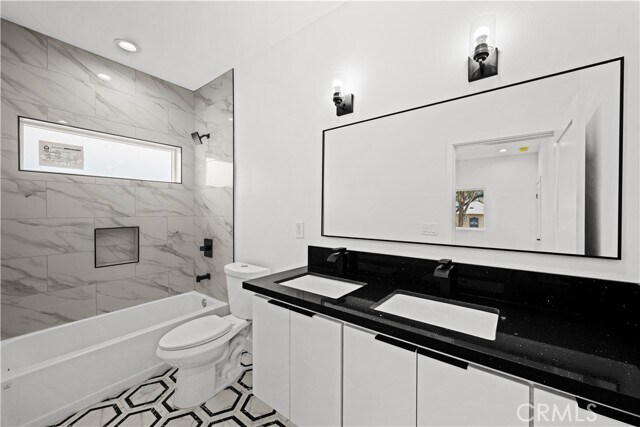 Building Photo - 644 N Boyle Ave