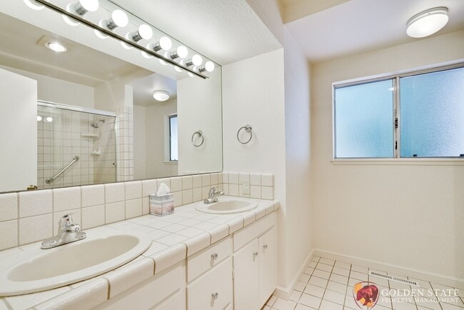 Building Photo - Private Saratoga Mountain Retreat Just Minutes from Downtown