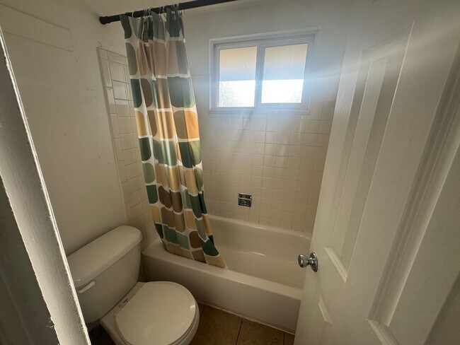 Building Photo - 2 Bedroom Condo in Southeast Denver