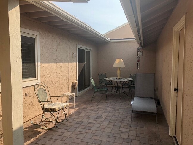 Building Photo - Perfect & Newly Updated Vacation Home, 45+ Active Adult Community. Available May through October2026