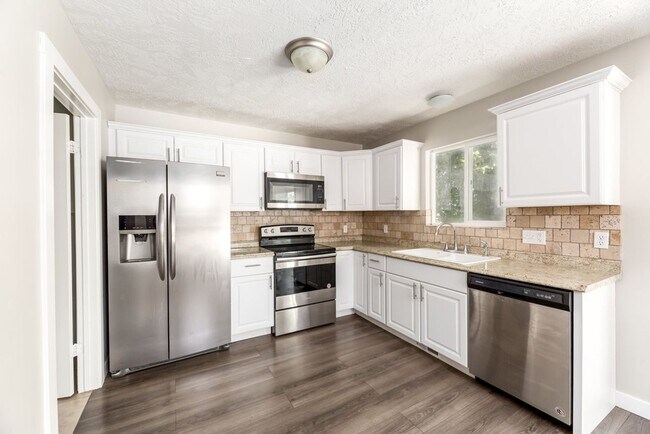 Building Photo - North Provo Duplex