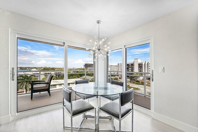 Building Photo - 1160 Hillsboro Mile