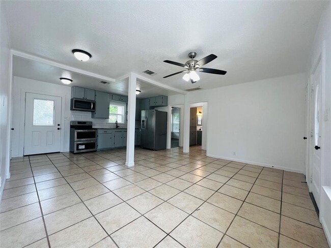 Building Photo - 728 Copeland St