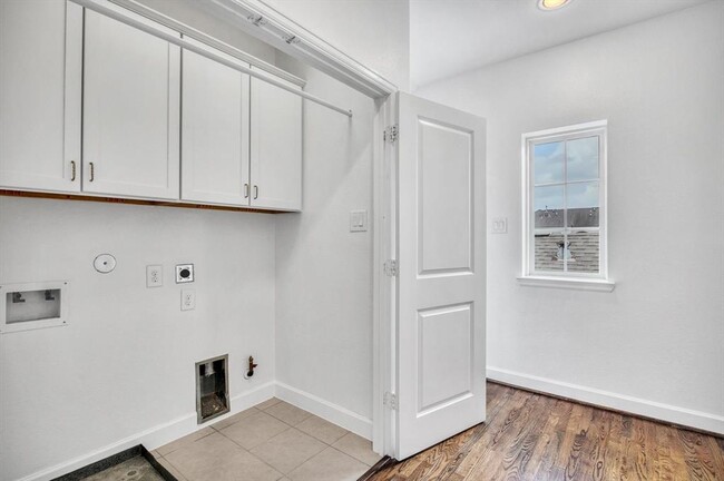Building Photo - 5521 Petty St