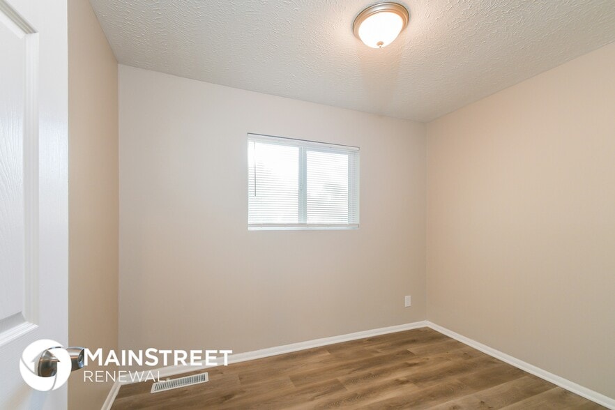 Building Photo - 4924 Leone Dr