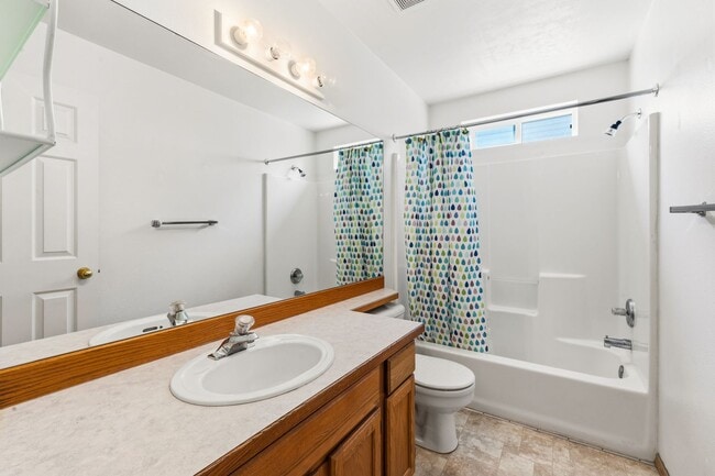 Building Photo - 5769 N Lachaise Ln