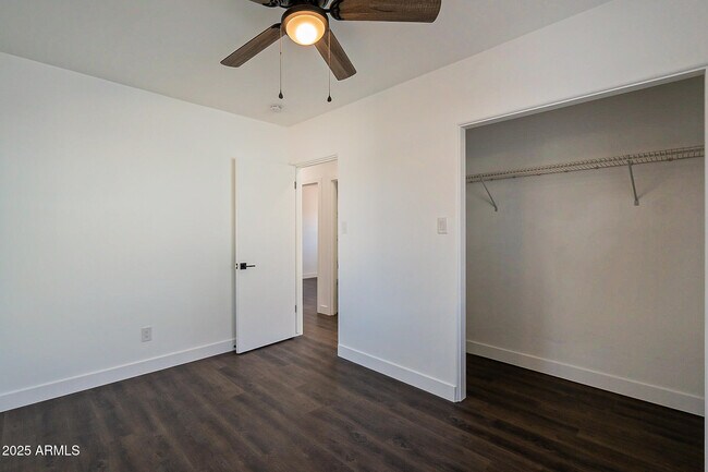 Building Photo - 1316 E Lemon St