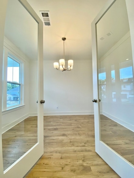 Building Photo - 643 Conifer Dr