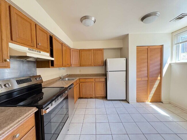 Building Photo - Comfortable Annandale Home with Functional Layout and Outdoor Space