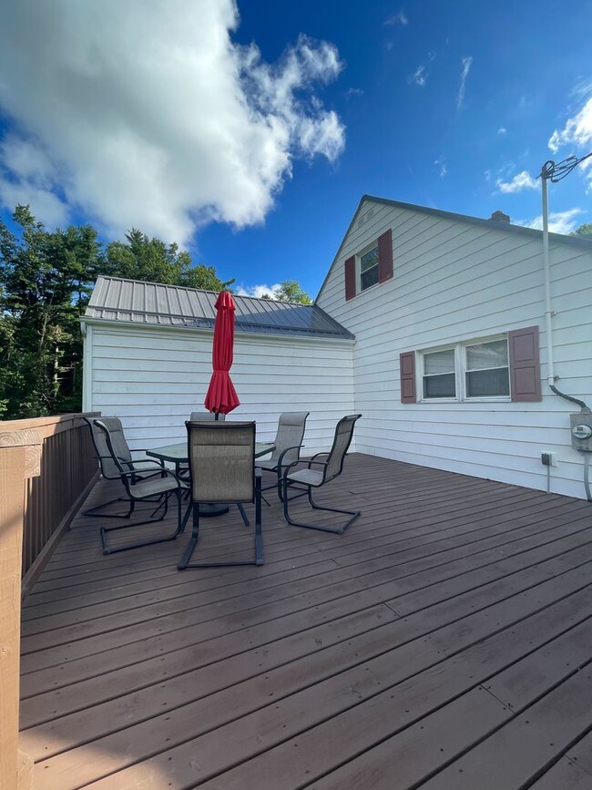 Building Photo - Quaint Country Cottage On Large Lot Near Downtown Blacksburg