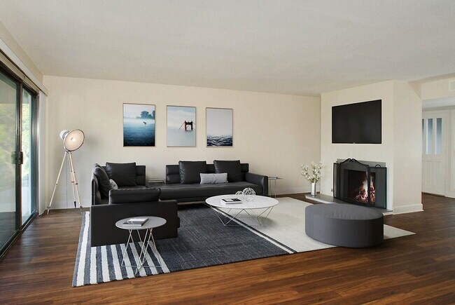 Building Photo - Fairway at Big Canyon