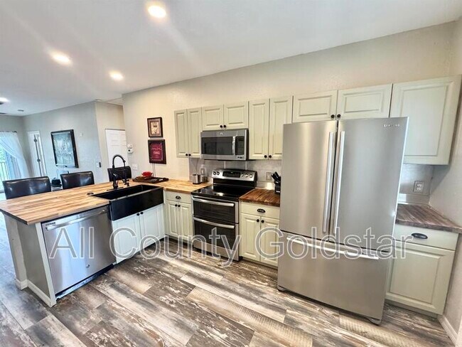 Building Photo - 3921 Cape Haze Dr