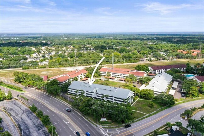 Building Photo - 2579 Countryside Blvd