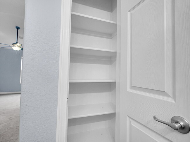 Building Photo - $1,745.95, Gorgeous 2-bed, 2-bath condo located in Aurora.