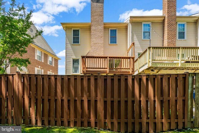 Building Photo - 5964 Norham Dr
