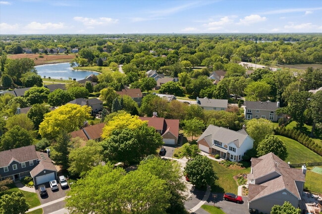 Building Photo - Spacious 4-Bedroom Home with Finished Basement and Modern Upgrades in Grayslake