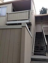 Building Photo - 3033 Kaiser Dr