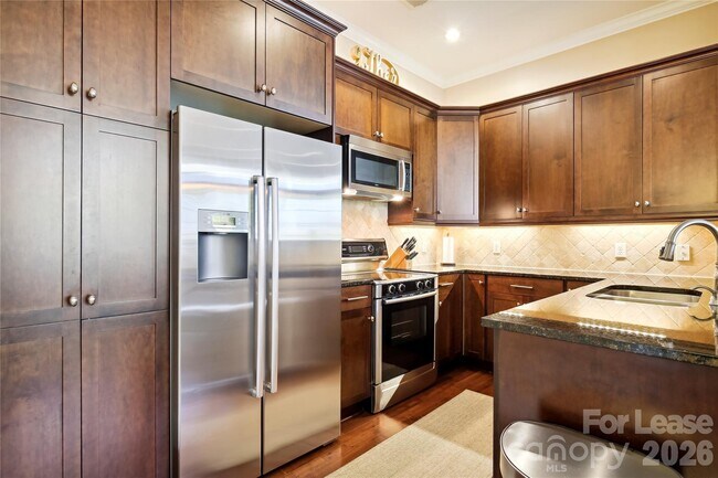 Building Photo - 5425 Closeburn Rd