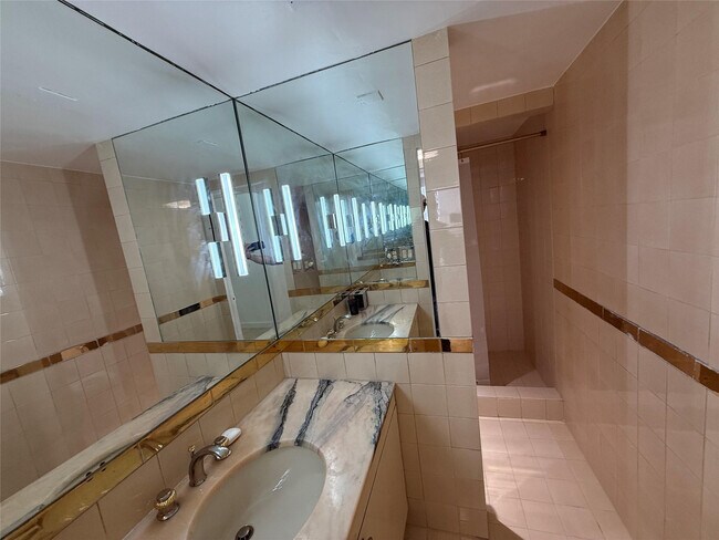 Building Photo - 19707 Turnberry Way