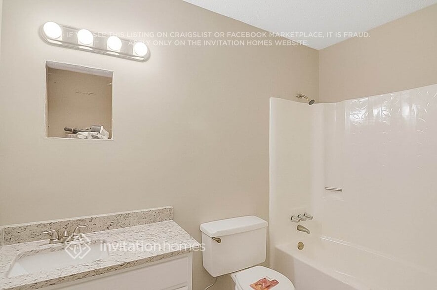 Building Photo - 1243 Gatehouse Dr