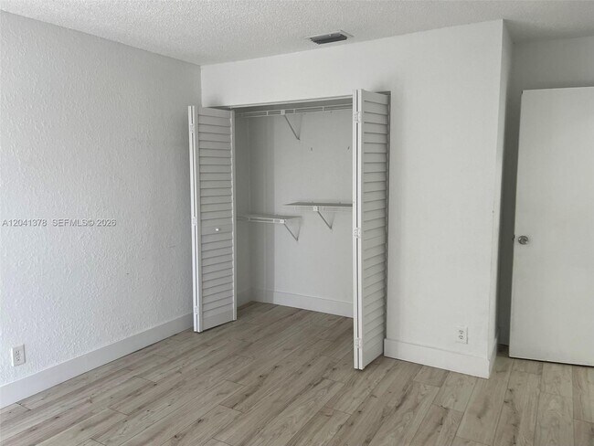 Building Photo - 2580 Coral Springs Dr