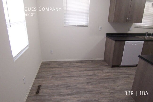 Building Photo - 3102 W Hovey St