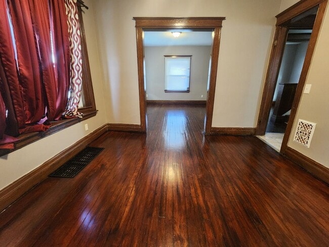 Building Photo - Four Bedroom, Two Bathroom Single Family Home!