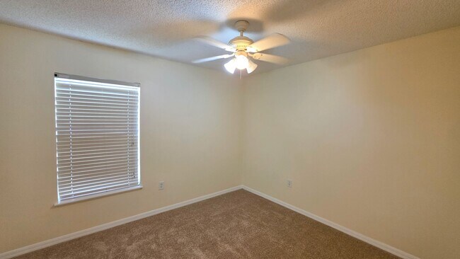 Building Photo - 2644 12th Square SW