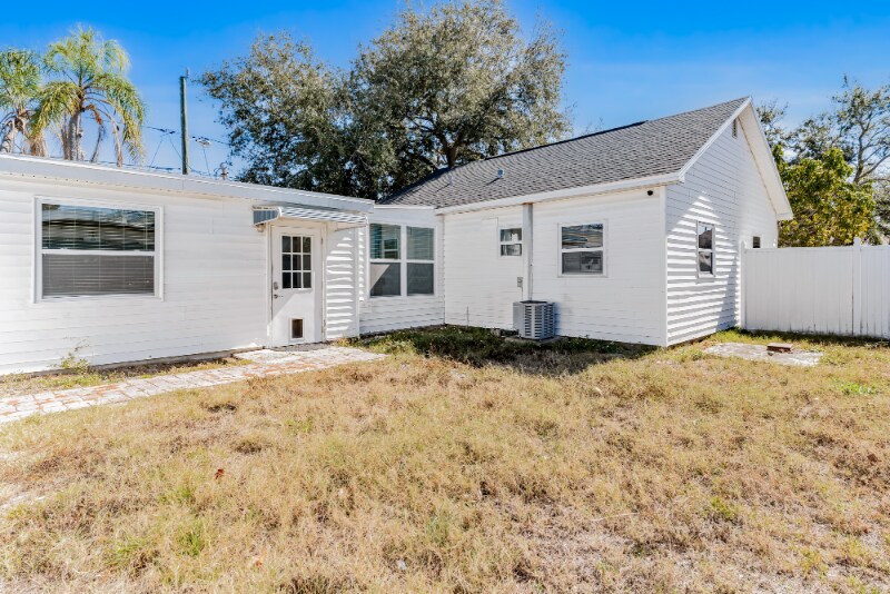 Building Photo - 917 56th Ave N