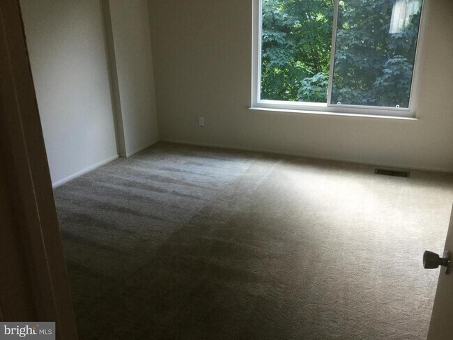 Building Photo - 1835 Westwind Way