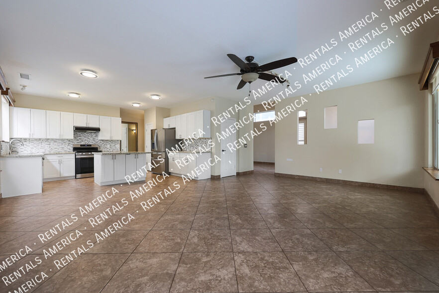Building Photo - 3719 W Fallen Leaf Ln