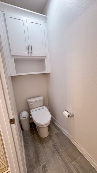 Master Bathroom - 2463 Middlebury Dr SE