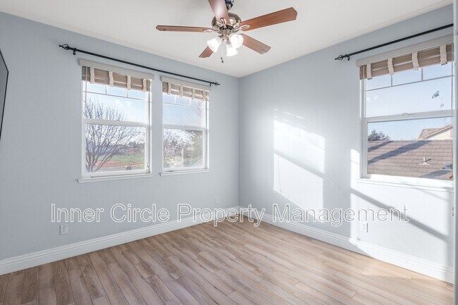 Building Photo - 812 Shasta Daisy Dr