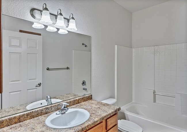 Building Photo - 623 Canyon Vista Way