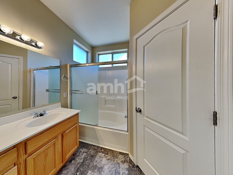 Building Photo - 14551 W Marcus Dr