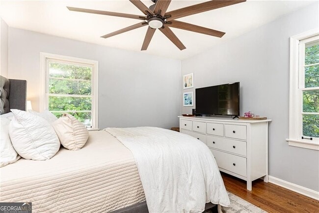 Building Photo - 1295 Lindenwood Ln NE