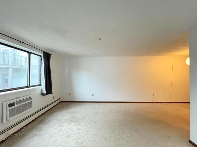 Building Photo - 25 Linden Ave