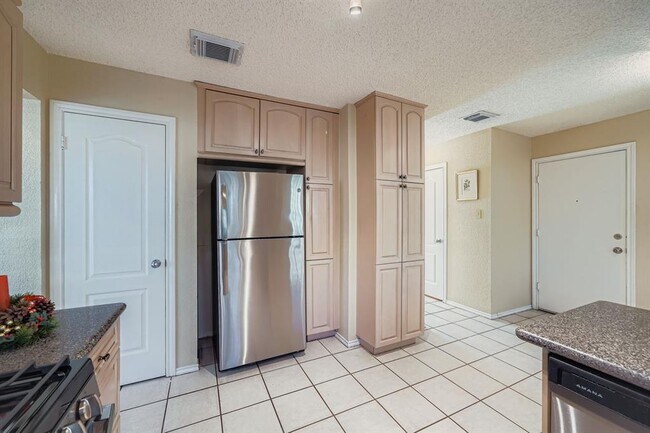 Building Photo - 2812 Little Elm Trail