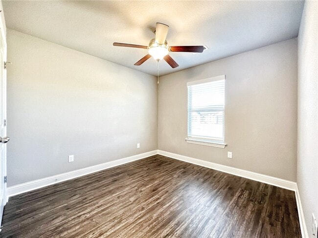 Building Photo - 1721 Charismatic Dr