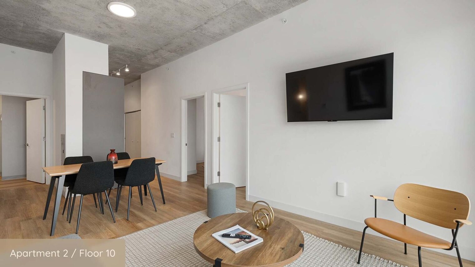 Building Photo - 851 W Blackhawk St