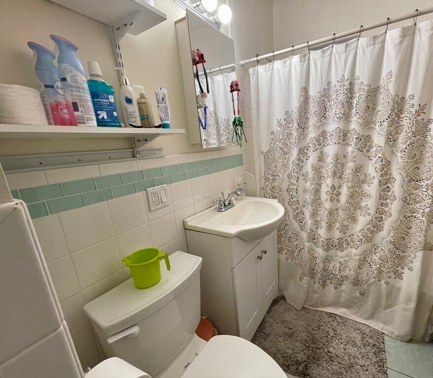 *Pictures are representative samples of the advertised unit. In some cases, the actual units you tou - 20 Coolidge Rd