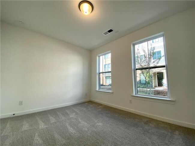 Building Photo - 435 Ashbury Dr