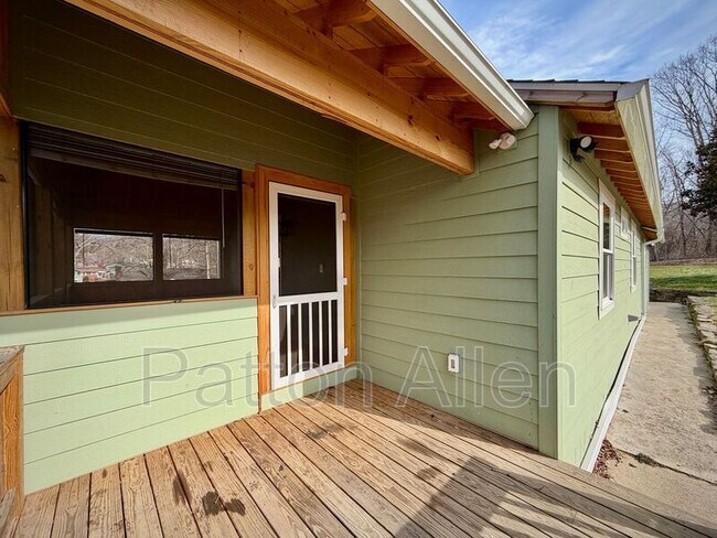 Building Photo - 295 School Rd E