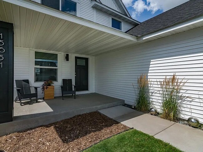 Building Photo - 15651 Fairfield Dr