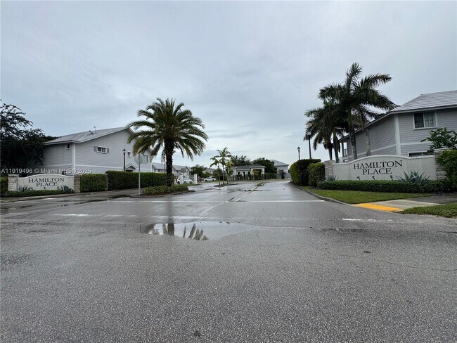 Building Photo - 1780 SE 9th Ave